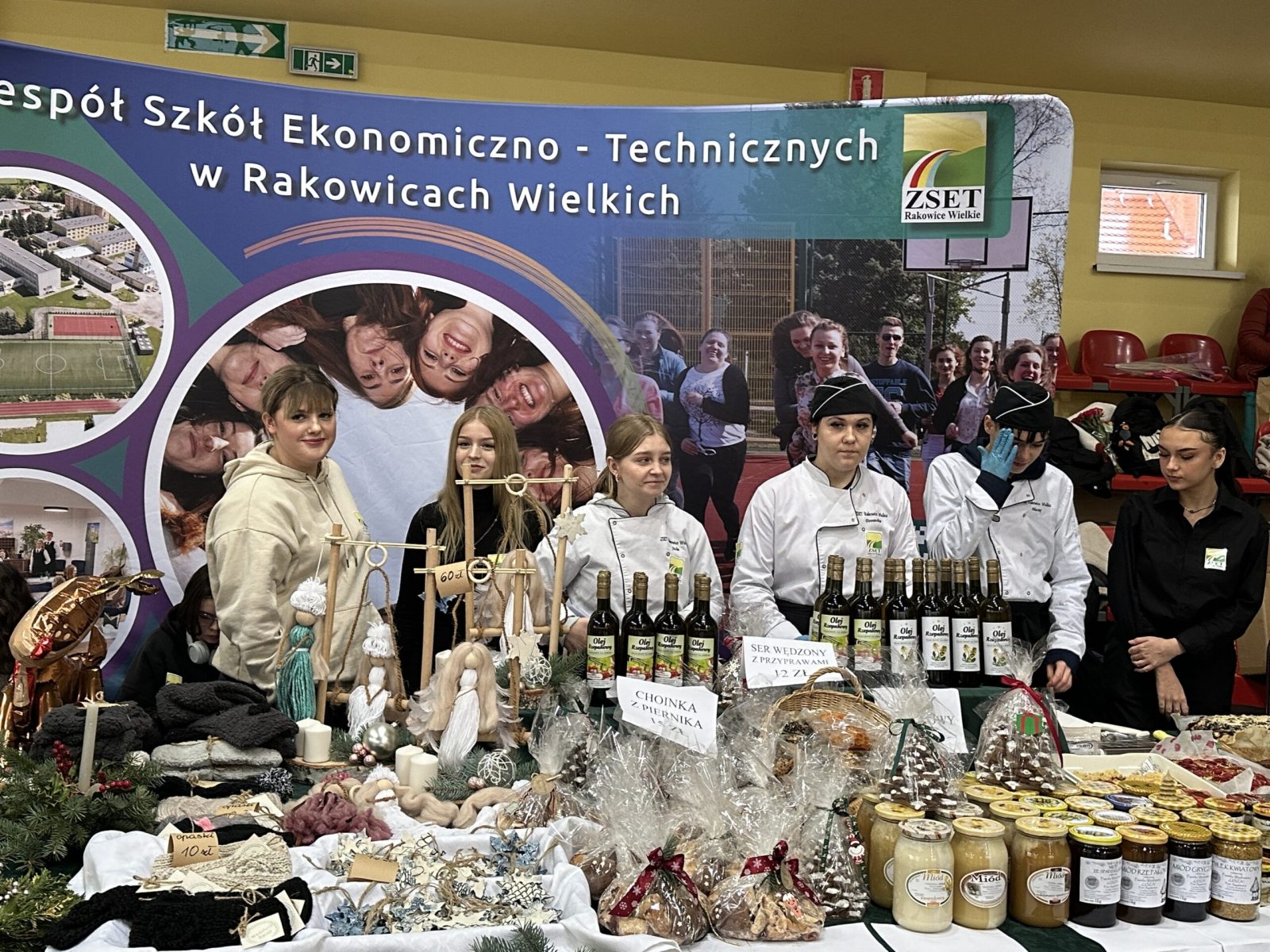 Jarmark Świąteczny na hali przy SP2 w Lwówku Śląskim