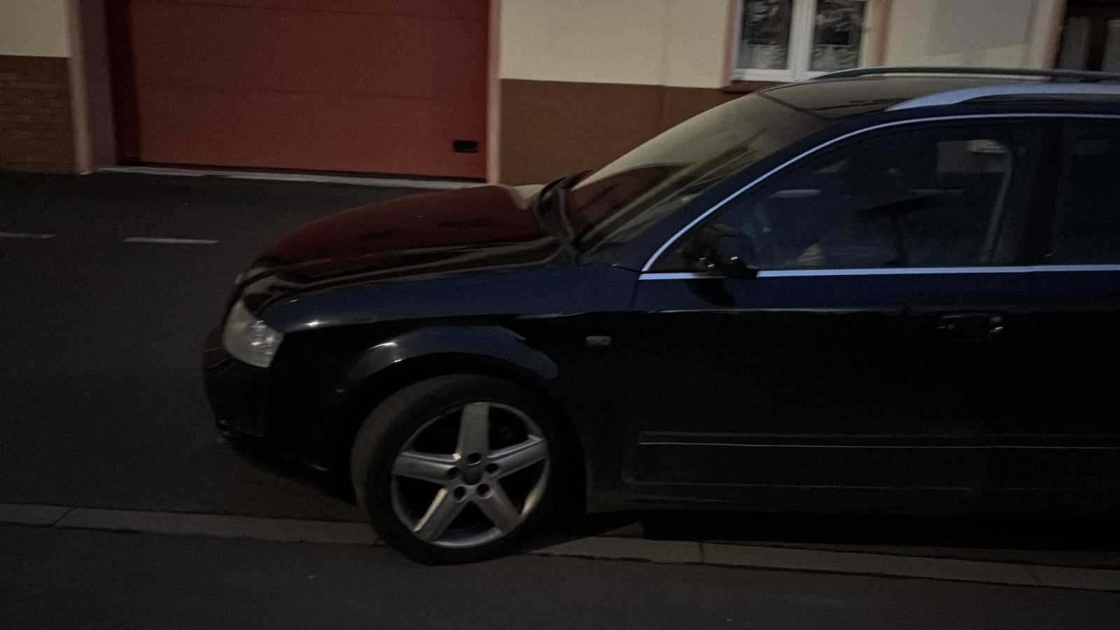 OSP Gryfów Śląski ostrzega: Nie parkuj przed remizą!