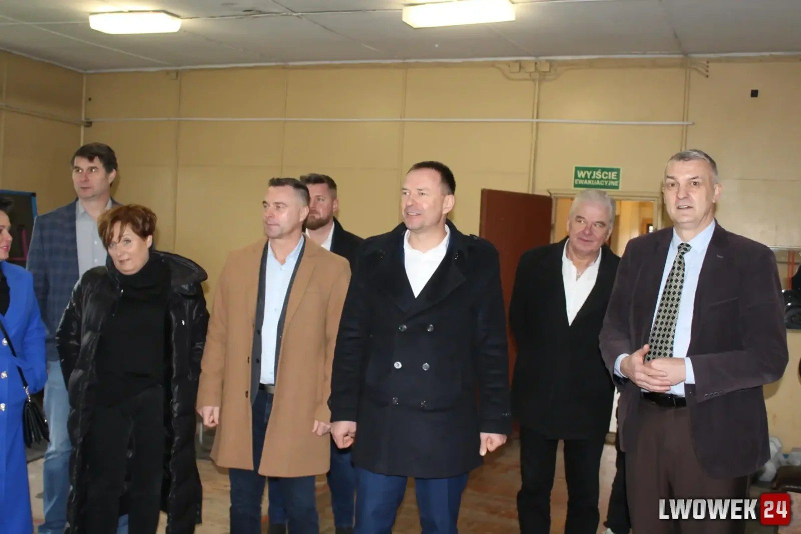 Wiceminister Sportu - Piotr Borys odwiedził Zespół Szkół w Rakowicach. Będzie remont sali!