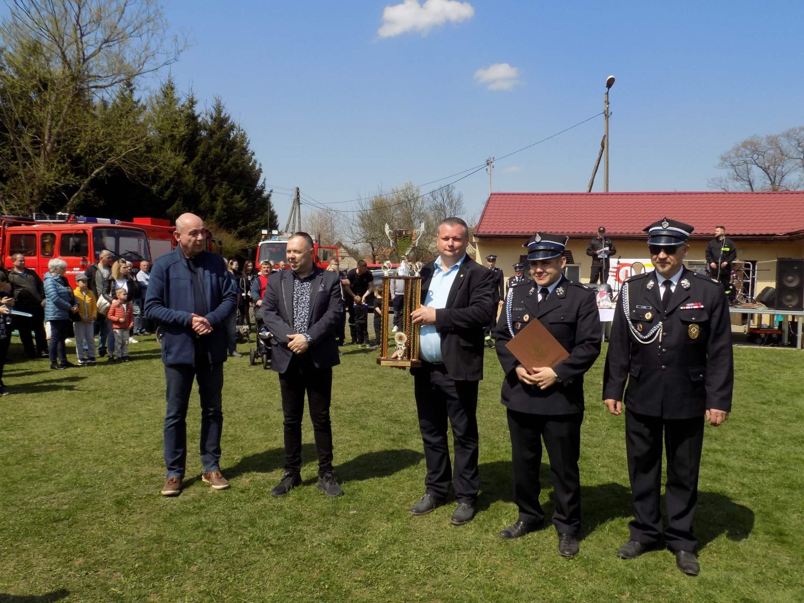 MAJÓWKA: Gminne zawody sportowo-pożarnicze w Lubomierzu