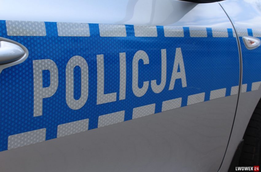 Uwaga na oszustów podszywających się pod organizatorów zbiórek odzieży. Mieszkanka Gryfowa straciła 15 tysięcy złotych
