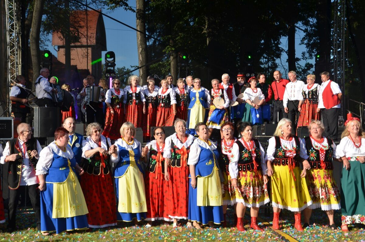 XXIII Izerska Gala za nami. Folklor i muzyka porwały publiczność w Mirsku